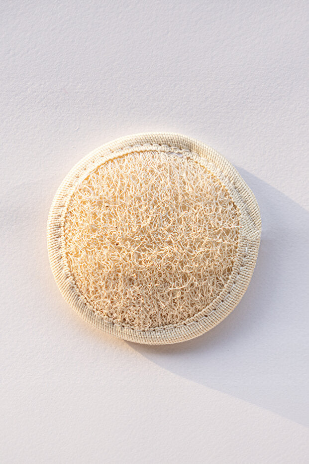 Eco-friendly natural facial exfoliator for smoother skin